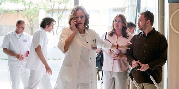 Seri�l STVR Dotyk �ivota hl�si n�vrat: Druh� s�ria sa z p�rodnice pres�va na detsk� oddelenie